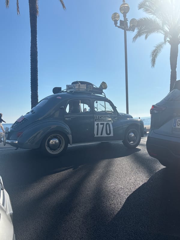 Afternoon stroll and drinks captured on Nice's Promenade des Anglais