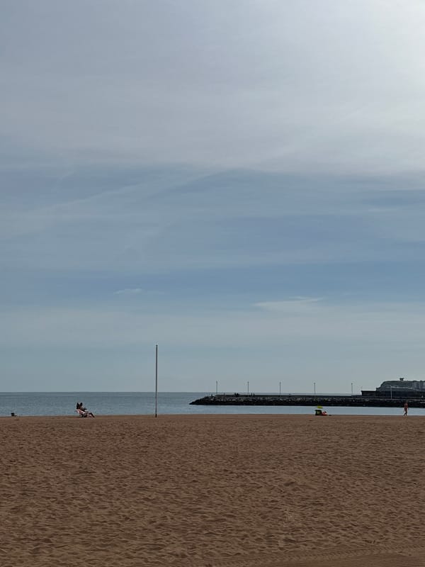 Morning coastal views documented in Gijón, Spain