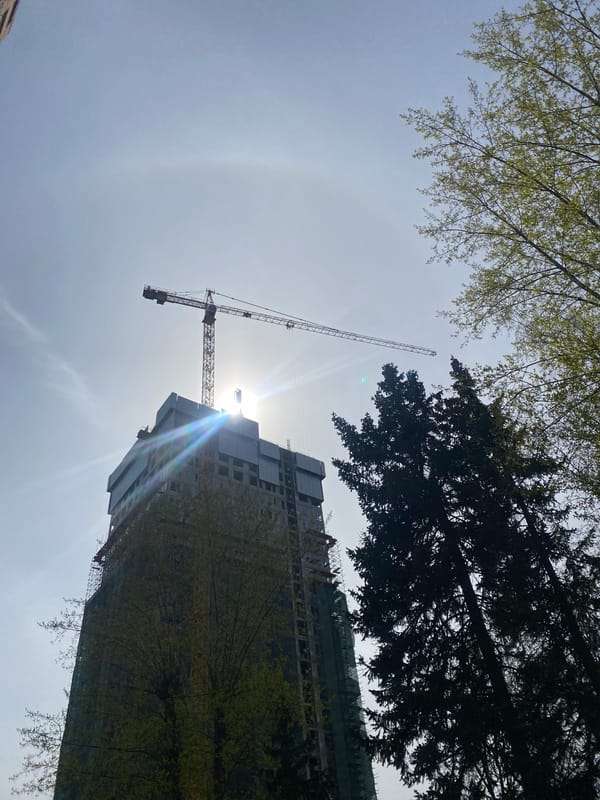 Morning scenes documented across Moscow markets and streets