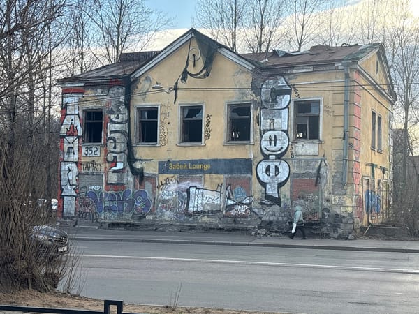 Saint Petersburg residents document daily life moments across city