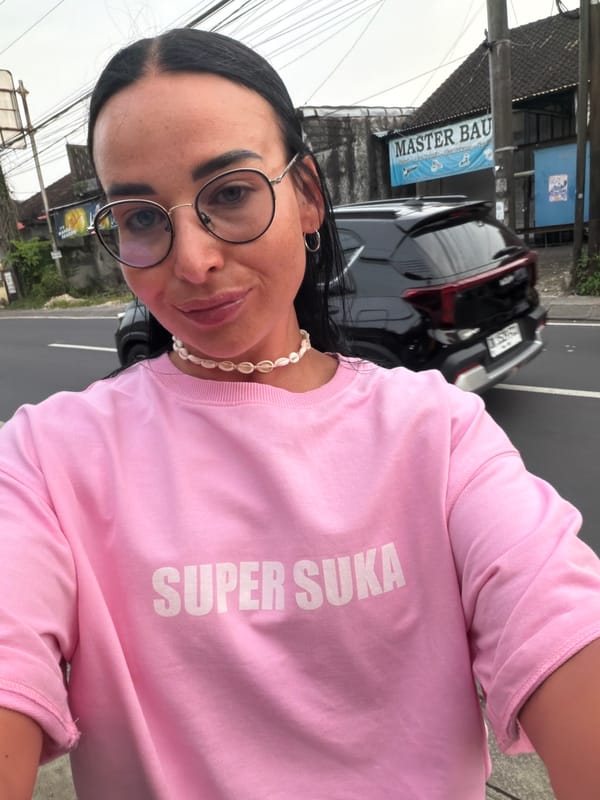 Everyday moments captured in Ungasan: selfies and street dogs