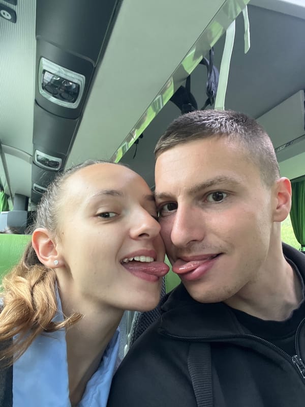Couple shares playful intimate moments in Saarbrücken