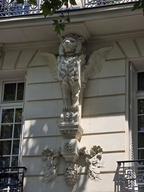 Morning at Ladurée, Rue de Rome — terrace, details, façade.