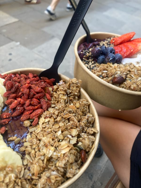 Afternoon stroll through Barcelona streets includes acai bowl stop