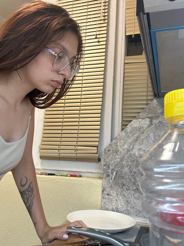 An evening of cooking and selfies in a Tryavna kitchen