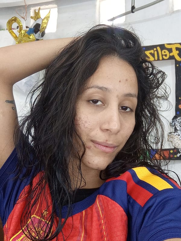 Poolside hangout in Porlamar, football vibes and selfies