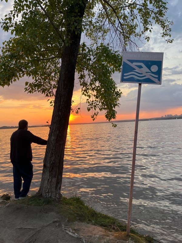 Afternoon scenes documented across Yekaterinburg waterfront and residential areas