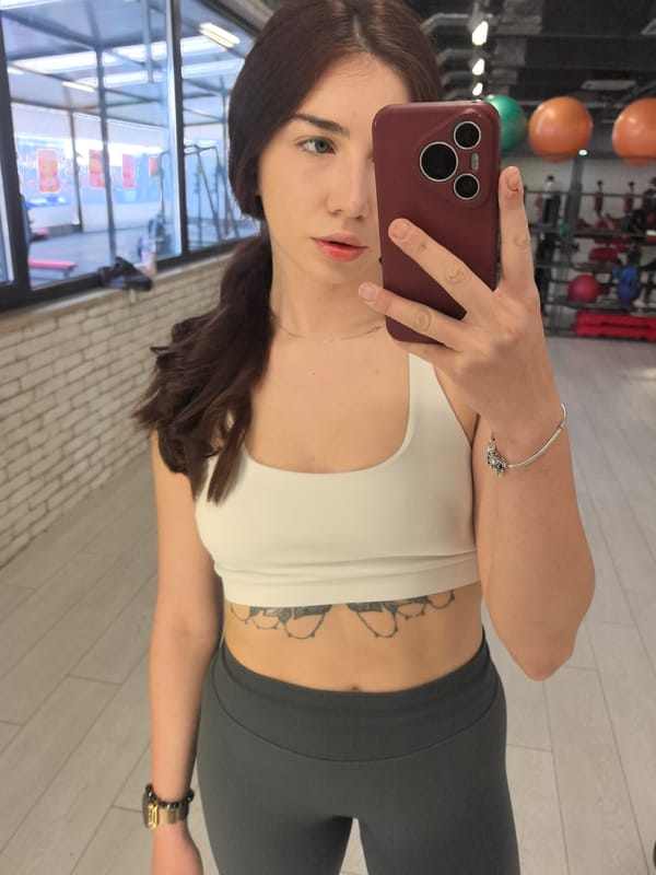 Woman takes gym selfie in Stara Zagora early morning
