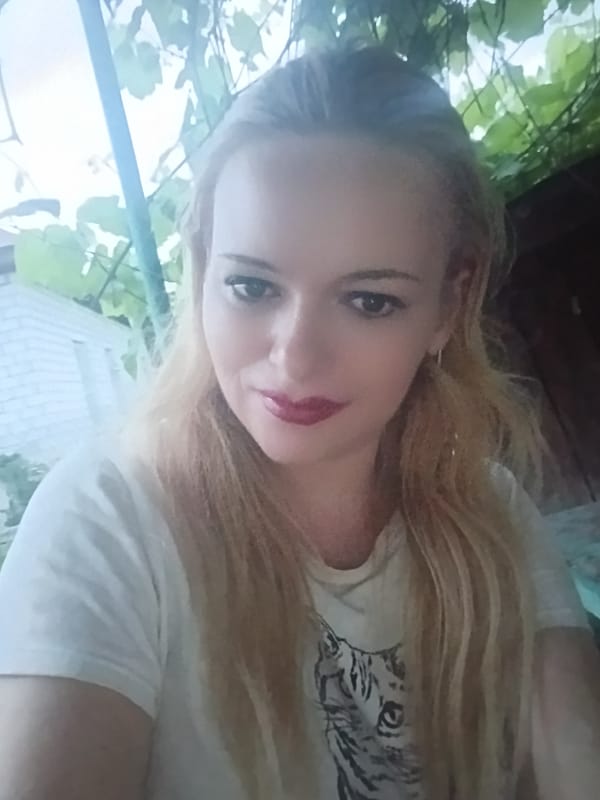 Woman takes selfies in tiger shirt in Chernihiv
