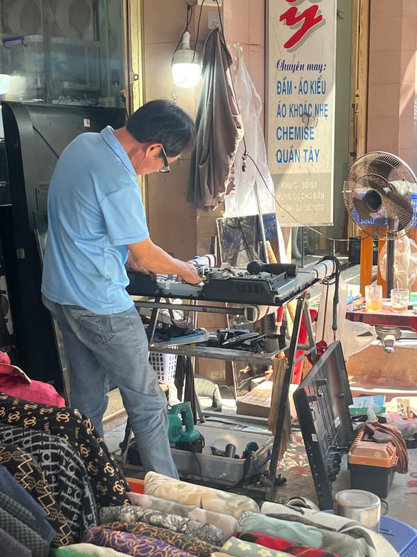 Daily life documented across Nha Trang Ward during evening hours