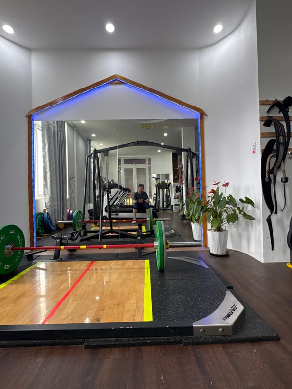 Morning scenes documented across Da Lat gyms and streets