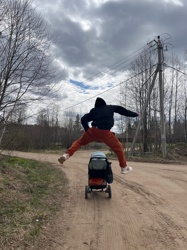 Forest acrobatics session documented in Chaikovsky, Russia