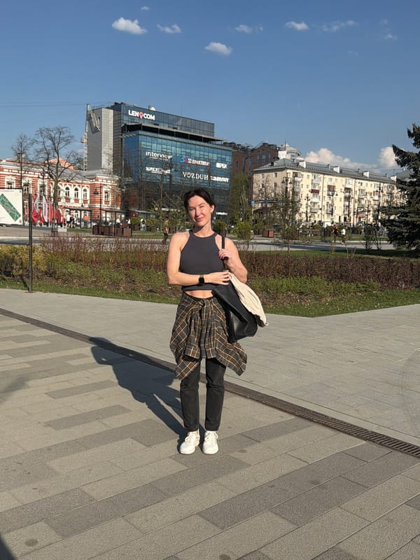 Woman spotted on walkway in Perm, Russia