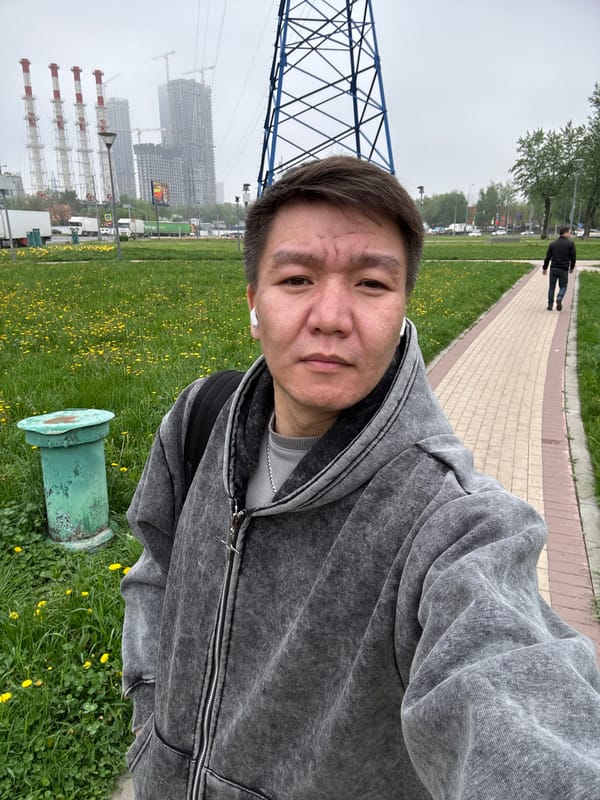 Spring morning scenes captured across Moscow urban areas