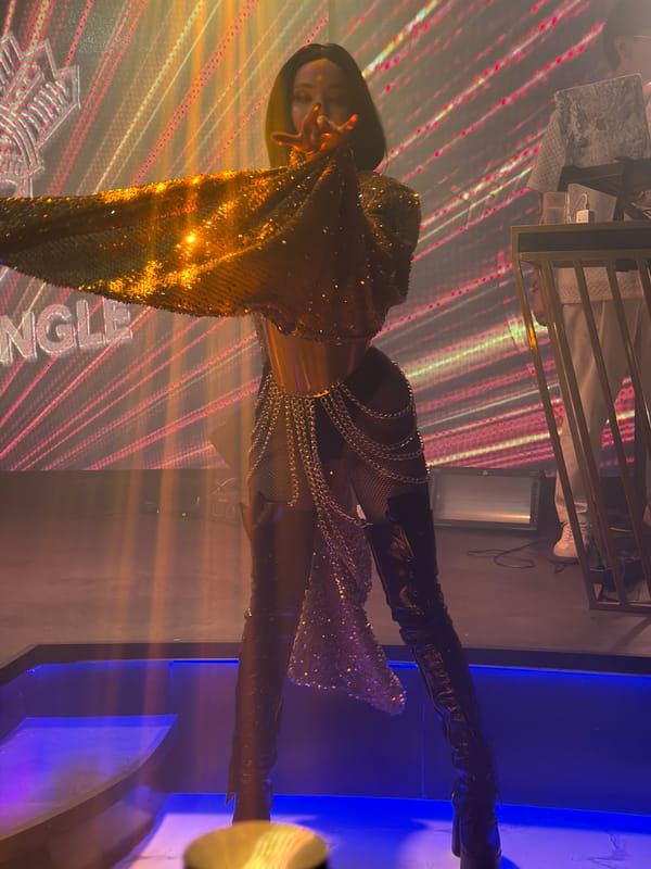 Evening entertainment show documented at The Jungle nightclub, Kazan