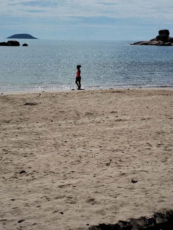 Daytime coastal scenes captured in Bac Nha Trang Ward