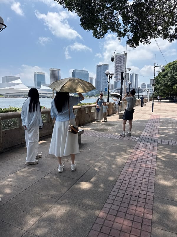Morning waterfront life captured in Guangzhou's Liwan District