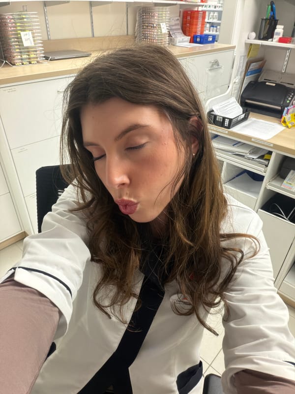 Woman takes selfie in Longueuil