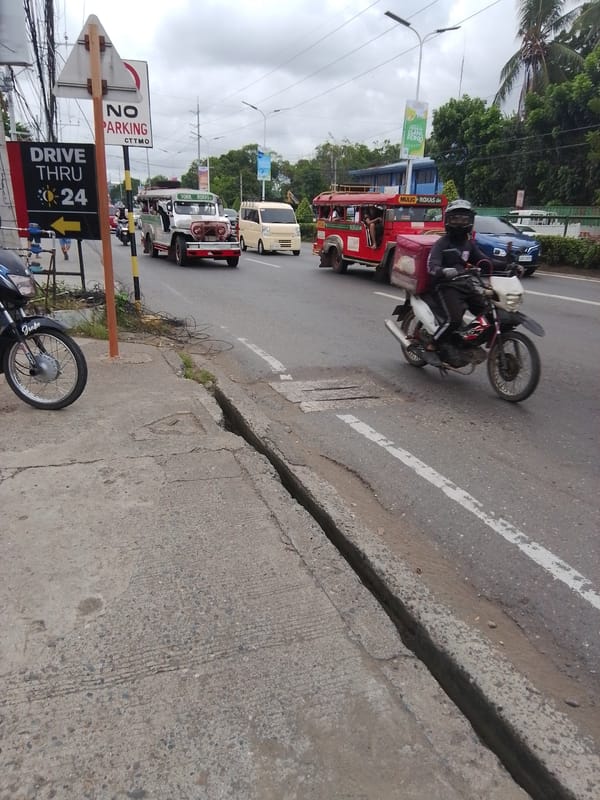 Ordinary morning documented across Davao City streets and neighborhoods