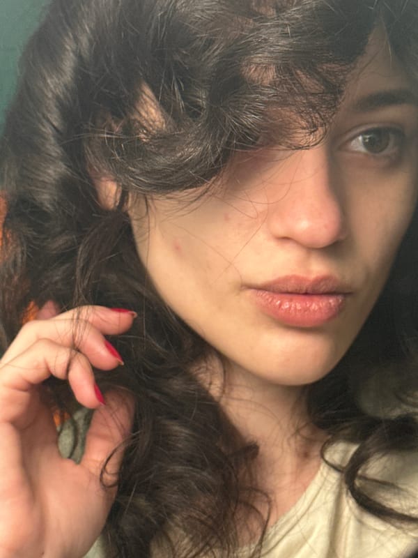 Portrait session with mirror selfies in Sofia