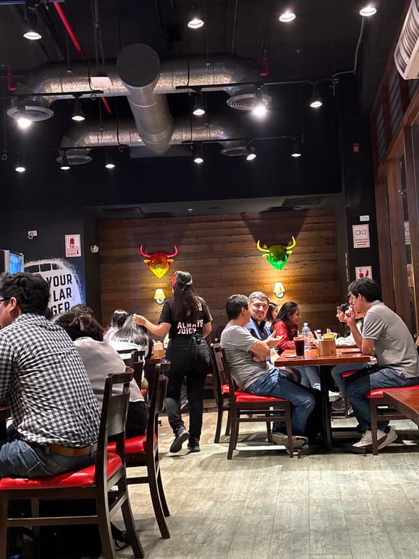 Late night dining gathering observed at San Borja restaurant