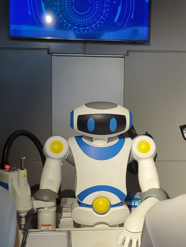 Space and robotics exhibition draws hands-on crowds in Chongqing