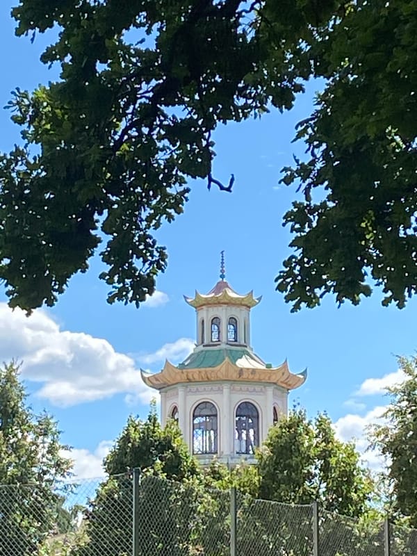 Touring Pushkin's imperial parks and Chinese-style architecture