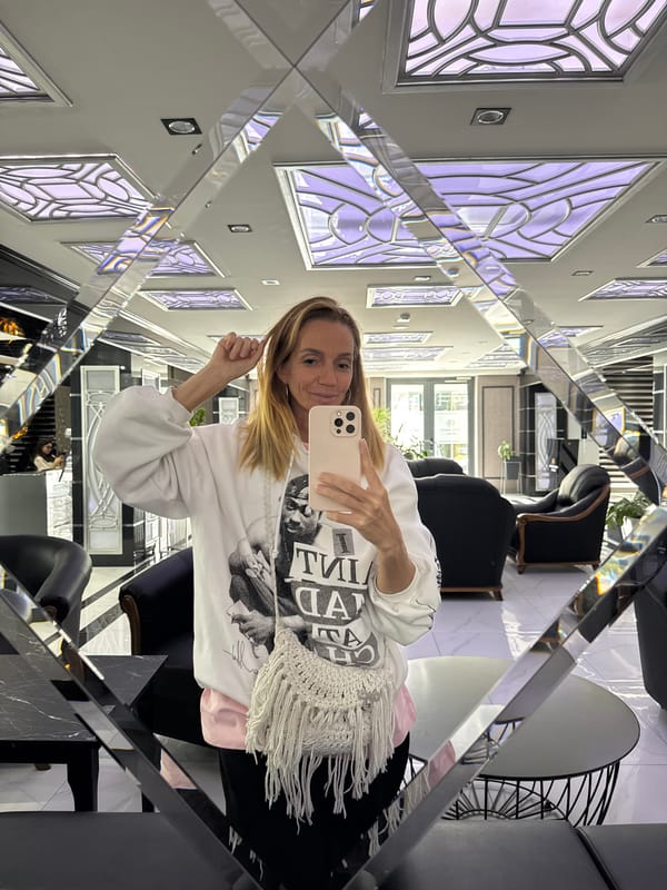 Woman documents spa visit in Tashkent with selfie, sauna