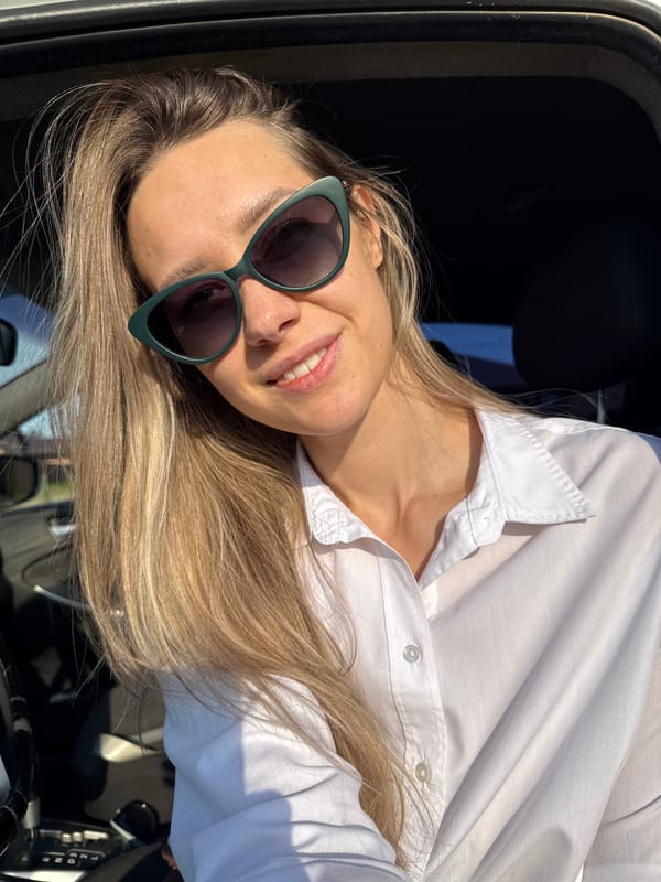 Sunny selfie session around Chaikovsky's residential outskirts