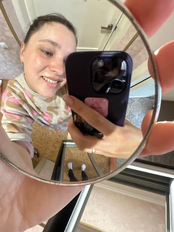 Mirror selfies and rain-fresh nature details in Yaroslavka
