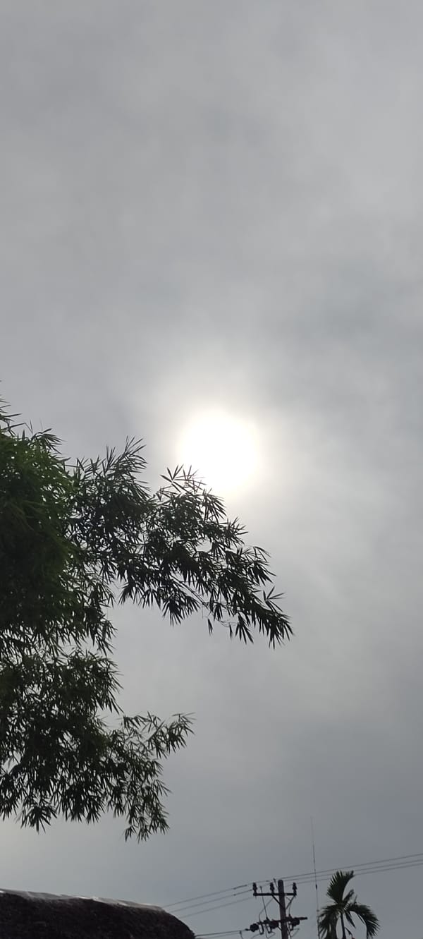 Cloudy skies documented in Keudebayu, Indonesia early morning