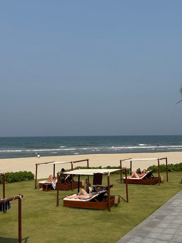 Clear morning conditions observed at Đà Nẵng beach, Vietnam