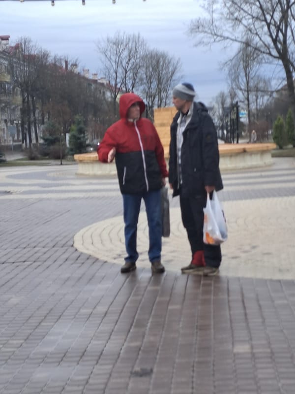 Spring street life captured across Elektrostal, Russia