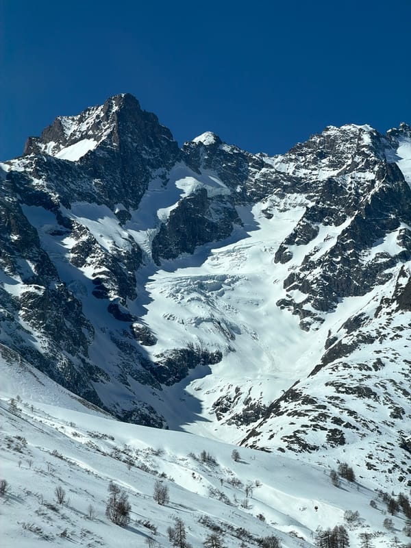 Spring snow conditions observed on French Alpine mountainside