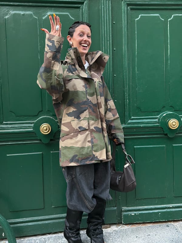 Street photography session captures casual moments in central Paris