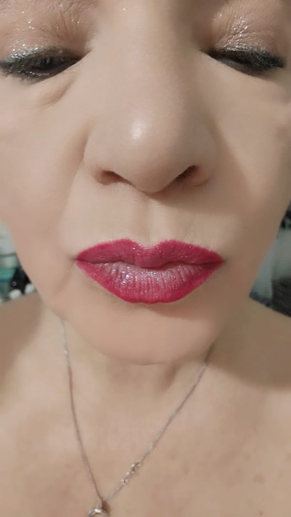 Late-night makeup routine captured in Krasnoyarsk