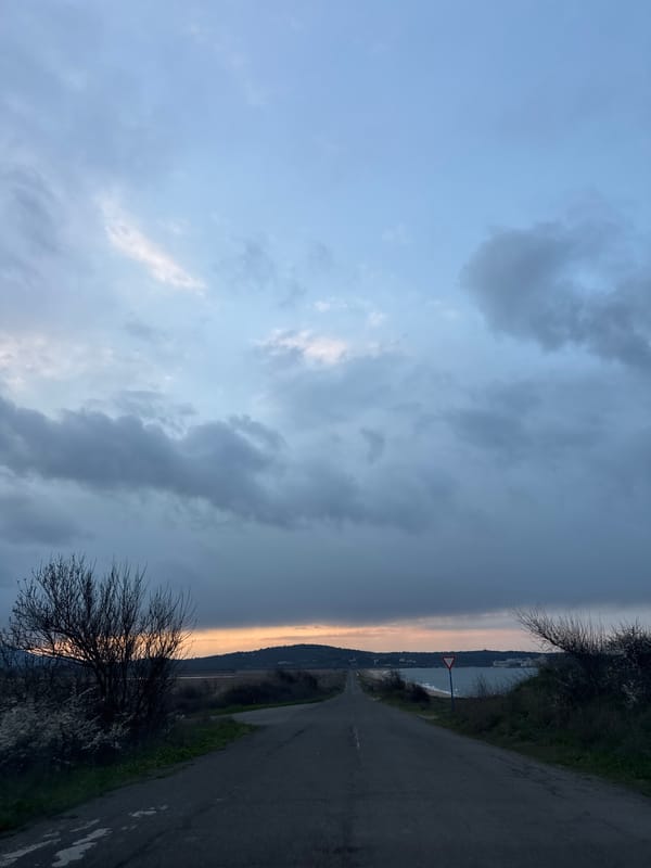 Driver documents coastal road journey in Dyuni, Bulgaria