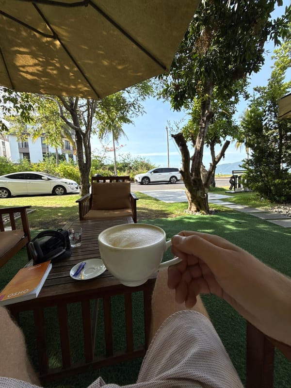 Chilling at A'Memoir Kitchen café in Nha Trang