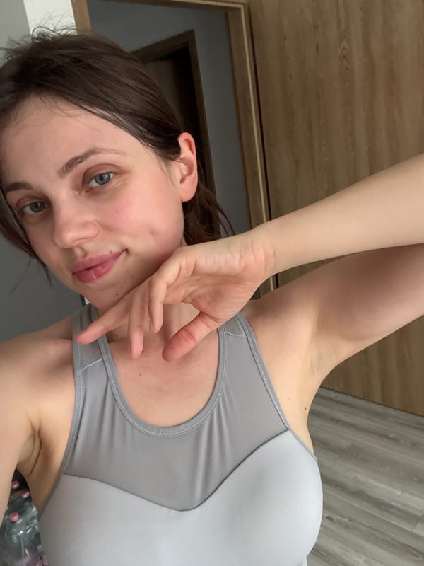 Woman photographed in multiple poses in Balatonlelle residence