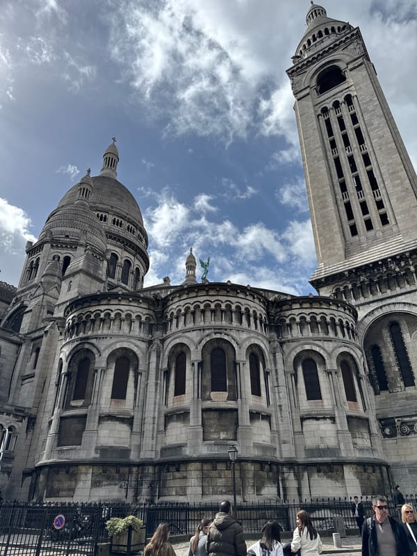 Tourist captures multiple views of Sacré-Cœur Basilica in Paris