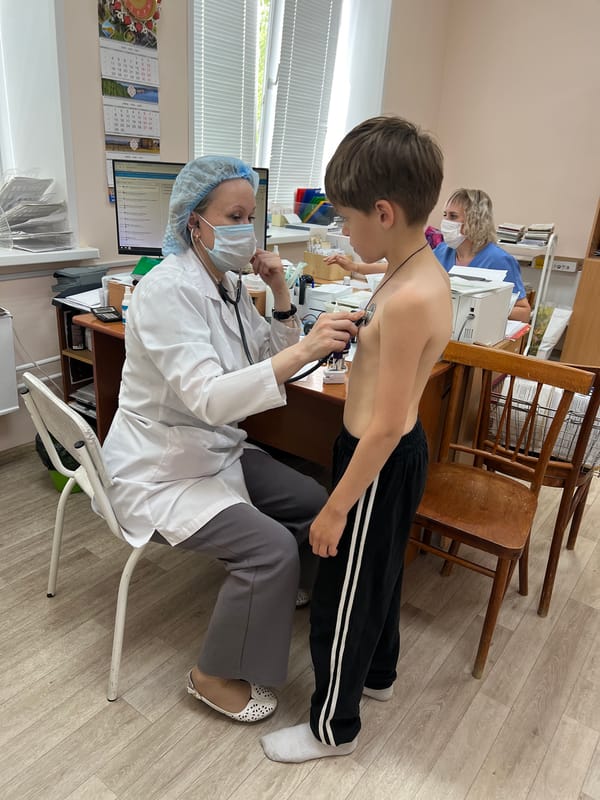 Morning life captured in Noviy: medical visit, portraits, construction
