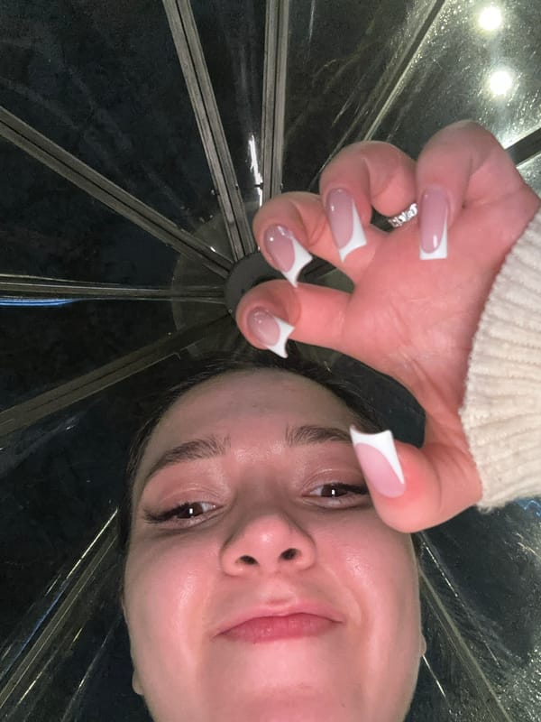 Man documents evening dining and socializing in Yerevan