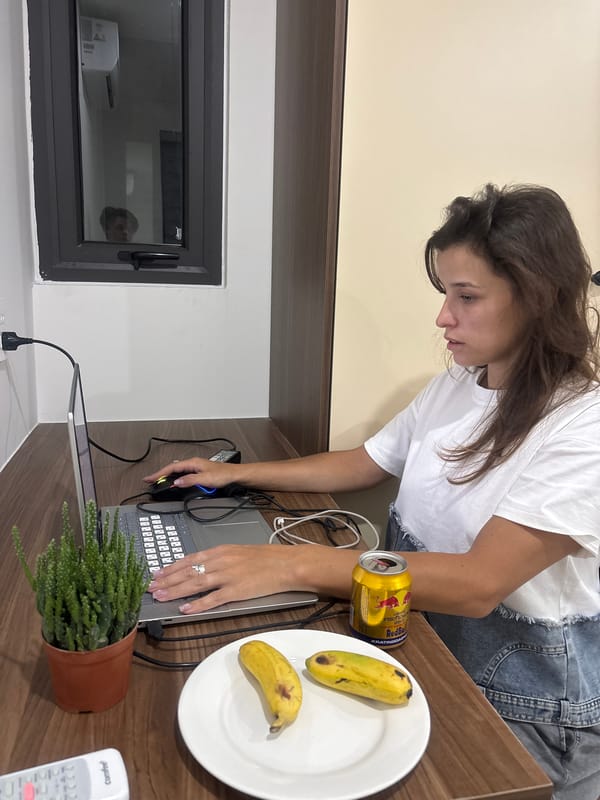 Lazy afternoon at a desk in Đà Nẵng