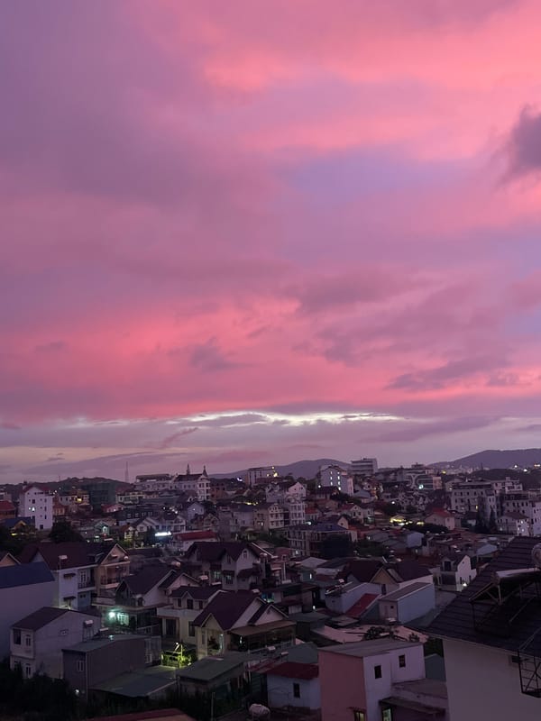 Đà Lạt sunset lights up the sky over Lâm Viên