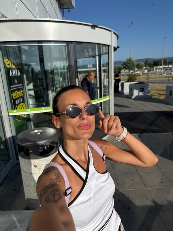Sunny afternoon selfies and taxi lineup at Sofia Airport