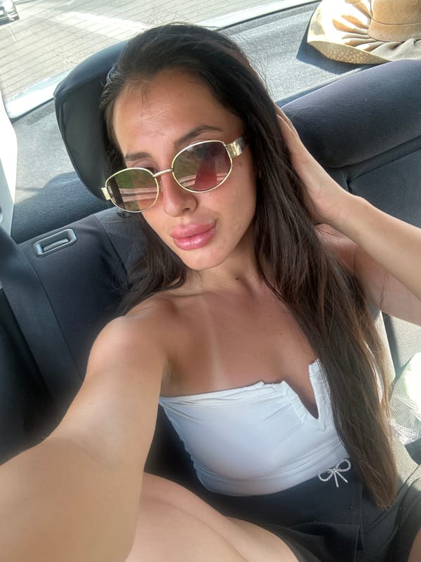 Back-seat selfie on the road through Novi Pazar