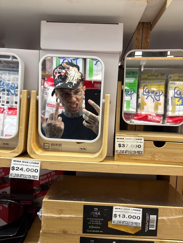Couple documented shopping and strolling through Buenos Aires stores