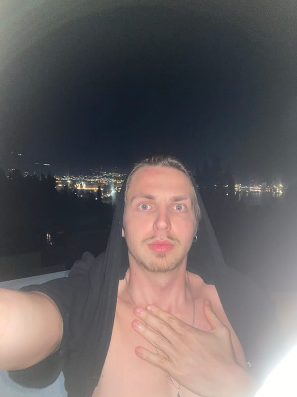 Man photographed taking nighttime selfies in Šušanj, Montenegro