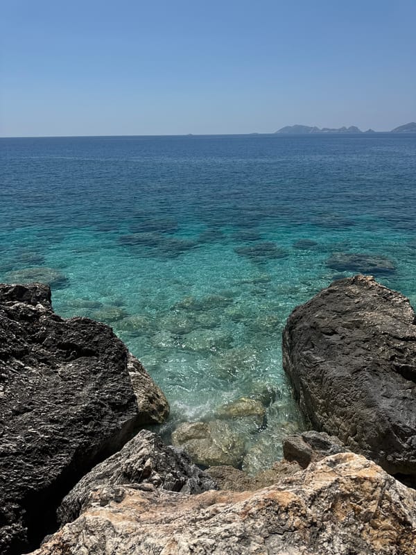 Tourist documents Mediterranean swimming excursion along Turkish coast