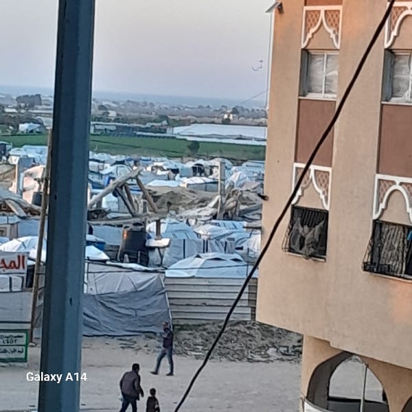 Khan Yunis shows widespread destruction, makeshift refugee camps
